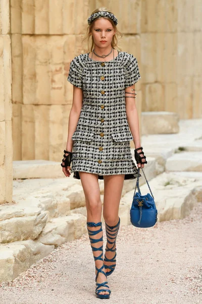 Look 34